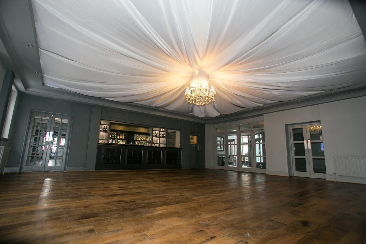 Saffron Suite And Kitchen Saffron Walden Eksteriør bilde