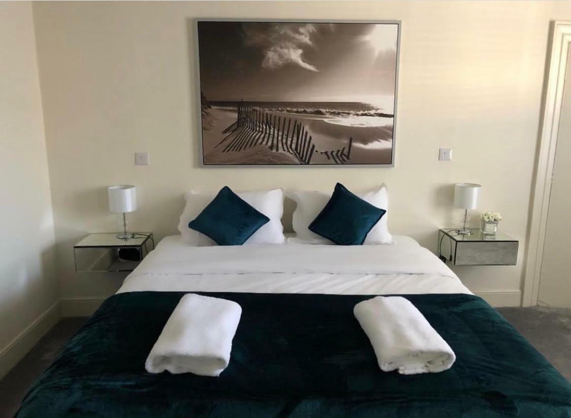Saffron Suite And Kitchen Saffron Walden Eksteriør bilde